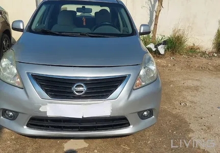 Nissan Sunny  2013